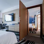 Hotel Novotel Centre 4*