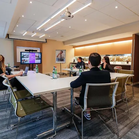 Novotel Centre מלון 4*