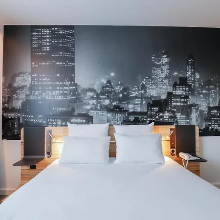 Hotel Novotel Centre 4*