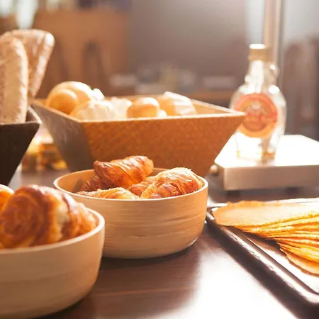 Novotel Centre Hotel 4*