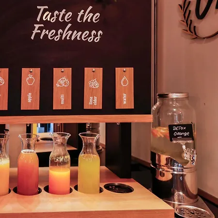 Отель Novotel Centre