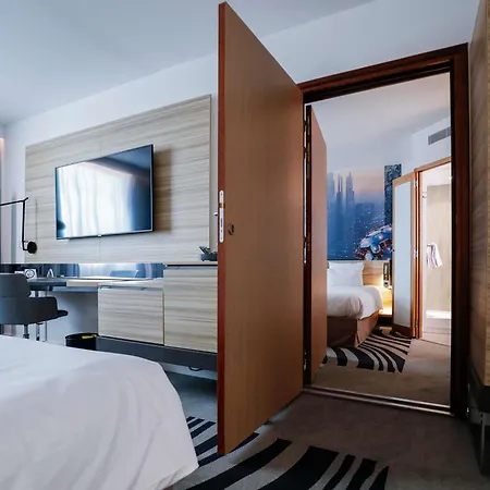 Ξενοδοχείο Novotel Centre 4*