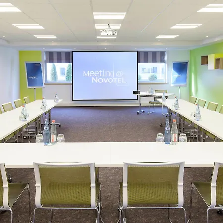 Отель Novotel Centre 4*