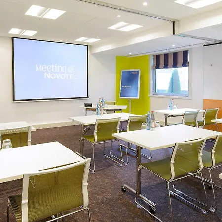 Отель Novotel Centre