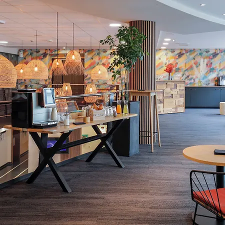 Novotel Centre Hotel 4*