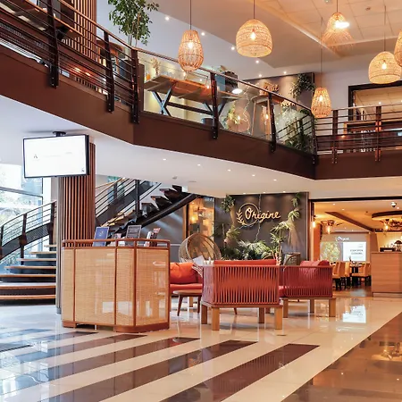 Отель Novotel Centre