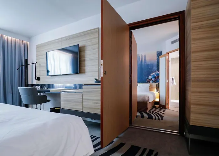 Hotel Novotel Centre 4*