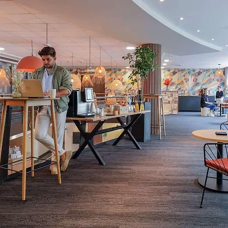 Novotel Centre Hotel 4*